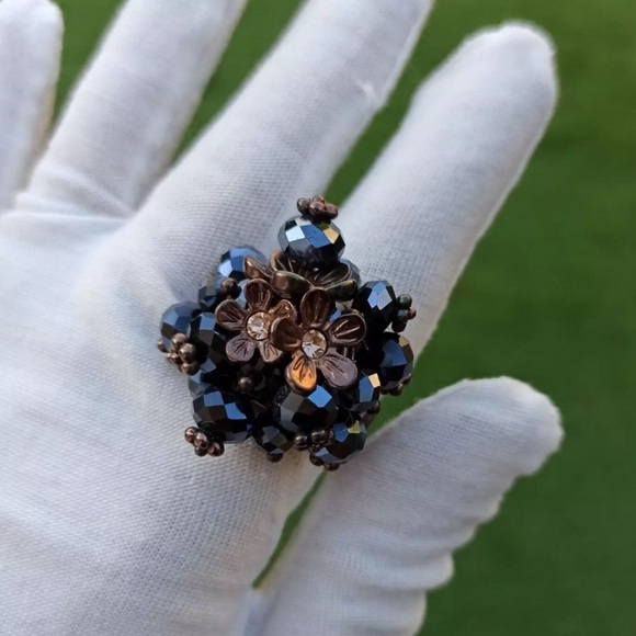 Chunky Stretchy Ring Metallic Black Charm Cluster Flower Beads Vintage Statement - Picture 1 of 15